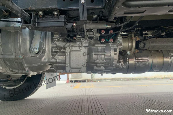 Jiangxi Isuzu Yifang EM7 152 hp 4X2(6 wheels) 4.05m Single Row Refrigerated Truck Chassis (1) | 86Trucks