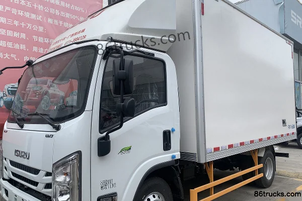 Jiangxi Isuzu Yifang EM7 152 hp 4X2(6 wheels) 4.05m Single Row Refrigerated Truck Body (1) | 86Trucks