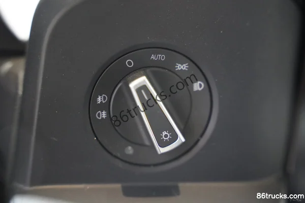 Sinotruk HOWO TS 14,6L LNG 590 ch 6X4(10 roues) Sinotruk AMT automatique tracteur routier Cabine (2) | 86Trucks