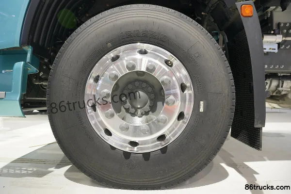 Sinotruk HOWO TS 14,6L LNG 590 ch 6X4(10 roues) Sinotruk AMT automatique tracteur routier Châssis (1) | 86Trucks