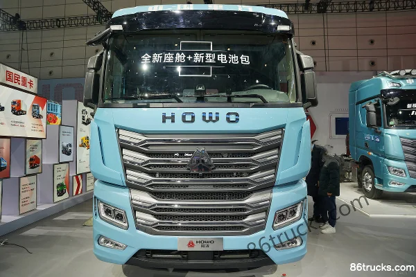 Sinotruk HOWO TS 4X2(6 wheels) electric tractor truck CATL 600kWh Exterior (2) | 86Trucks