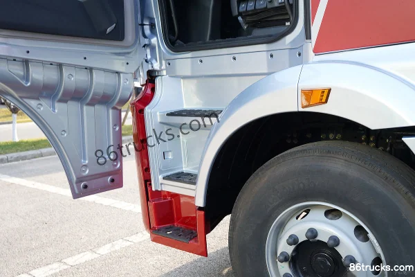 Proton Auto Dijiang Re⁺ 6X4(10 wheels) electric tractor truck 513kWh Cab (2) | 86Trucks