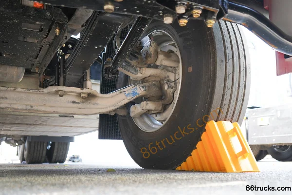 Proton Auto Dijiang Re⁺ 6X4(10 wheels) electric tractor truck 513kWh Chassis (3) | 86Trucks