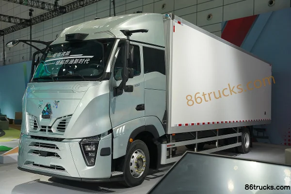 Sinotruk H7 7.4L diesel 330hp 4X2(6 wheels) Sinotruk 10-speed AMT van cargo truck Exterior (3) | 86Trucks