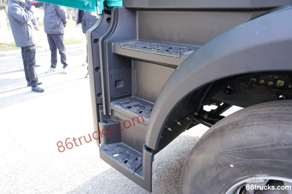 Proton Auto Dijiang Re⁺ 6X4(10 wheels) pure electric tractor truck 400kWh Cab (2) | 86Trucks