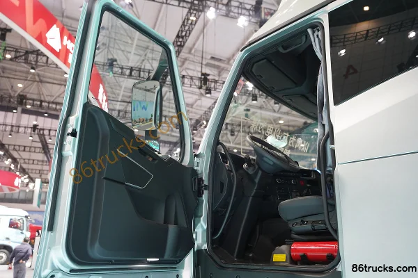 Sinotruk H7 6X4(10 wheels) Range-Extended Hybrid Tractor Truck Weichai 400.43 kWh Cab (1) | 86Trucks