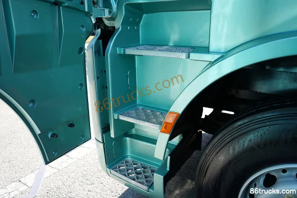 Proton Auto Dijiang Ta 6X4(10 wheels) Fuel Cell Tractor Truck 88 kWh Cab (2) | 86Trucks