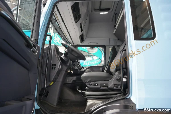 Sinotruk HOWO TX-N 7.4L Diesel 350 hp 4X2(6 wheels) Sinotruk 12-Speed AMT Automatic Cargo Truck with Cage Cab (1) | 86Trucks
