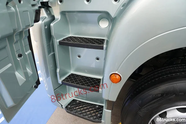 Sitrak C7M 13,3 L LNG 540 ch 6X4(10 roues) Sinotruk 12 vitesses tracteur routier Cabine (2) | 86Trucks