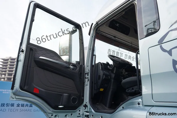 Sitrak C7M 11.1L Diesel 490 hp 6X4(10 wheels) Sinotruk AMT Automatic Dangerous Goods Tractor Truck Cab (1) | 86Trucks