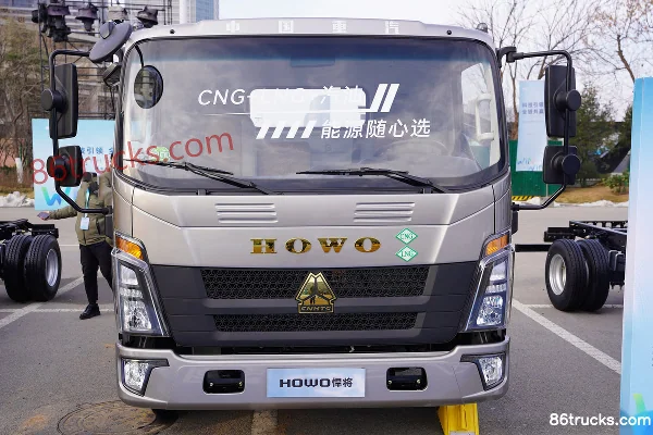 Sinotruk Qixing Harsh H3 2L LNG/CNG 150 hp 4X2(6 wheels) WLY 6-Speed 4.15m Single Row Flatbed Light Truck Exterior (2) | 86Trucks