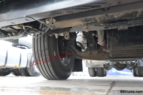 SHACMAN Commercial Vehicle Deyu Q500 14.8L LNG 560hp 6X4(10 wheels) Fast Gear 12-Speed Tractor Truck Chassis (2) | 86Trucks