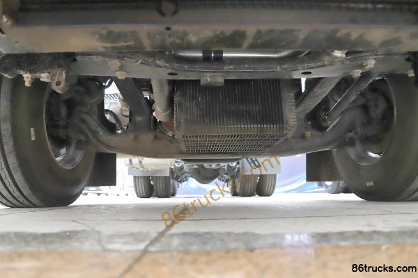 SHACMAN Commercial Vehicle Deyu Q500 14.8L LNG 560hp 6X4(10 wheels) Fast Gear 12-Speed Tractor Truck Chassis (1) | 86Trucks
