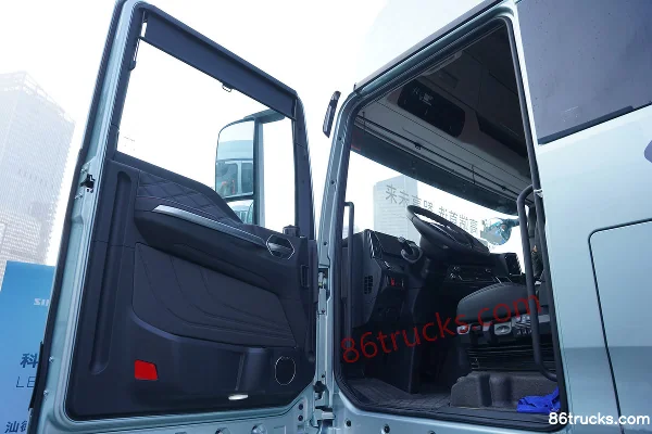 Sitrak SITRAK C9H 15.7L LNG 720 hp 6X4(10 wheels) ZF 12-Speed AMT Automatic Tractor Truck Cab (1) | 86Trucks