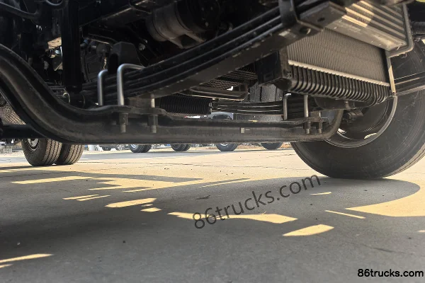 Foton Aoling CTV 140 hp 4X2(6 wheels) 4.17m Single Row Flatbed Light Truck Chassis (1) | 86Trucks