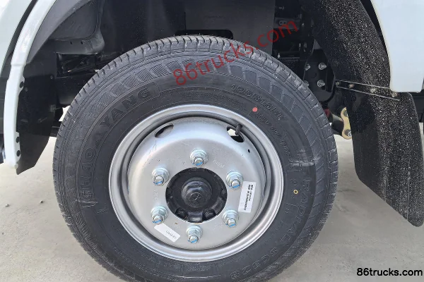 Yuejin Fuxing S100V 140 hp 4X2(6 wheels) 3.2m double-row flatbed truck Chassis (3) | 86Trucks