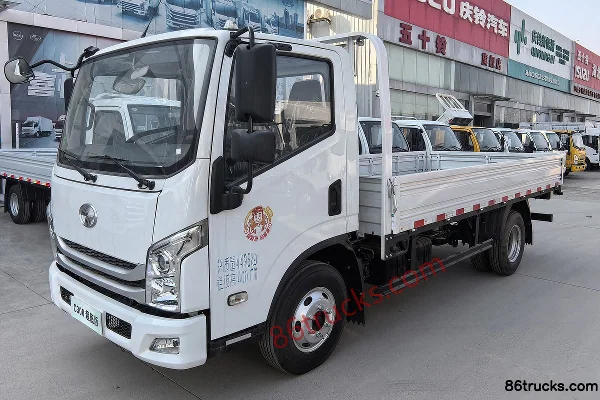 Yuejin Yuejin C500 143 hp 4X2(6 wheels) 4.2m single-row panel flatbed light truck Exterior (3) | 86Trucks