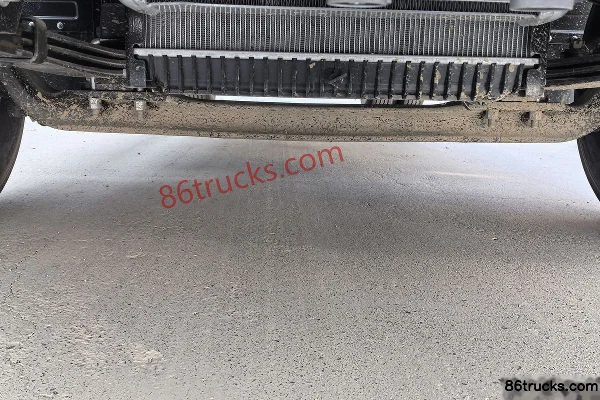 Yuejin Yuejin C500 143 hp 4X2(6 wheels) 4.2m single-row panel flatbed light truck Chassis (1) | 86Trucks