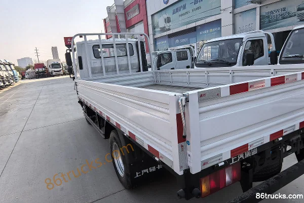 Yuejin Yuejin C500 143 hp 4X2(6 wheels) 4.2m single-row panel flatbed light truck Body (2) | 86Trucks
