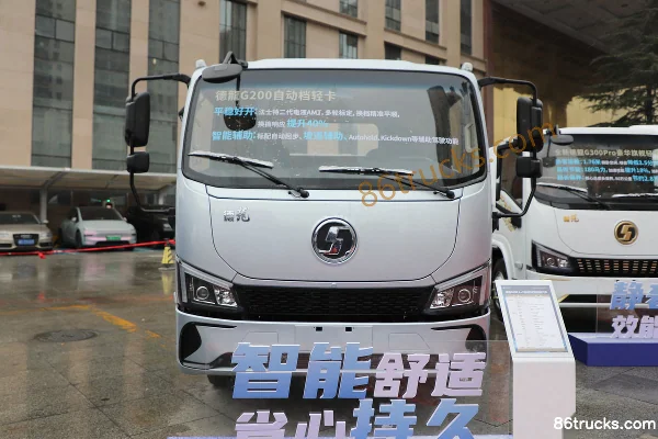 SHACMAN Commercial Vehicle Delong G200 2.5L diesel 170 ch 4X2(6 roues) Fast Gear 8-speed 4.18 m single-row flatbed light truck Extérieur (2)