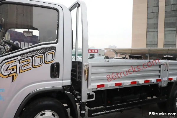 SHACMAN Commercial Vehicle Delong G200 2.5L diesel 170 ch 4X2(6 roues) Fast Gear 8-speed 4.18 m single-row flatbed light truck Carrosserie (