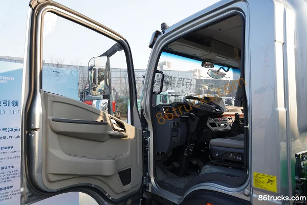 Sinotruk Niuqichongtian MAX 180 hp 4X2(6 wheels) 3.85m Cab-over Chassis Cargo Truck (1) | 86Trucks