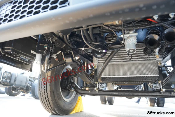 Sinotruk Niuqichongtian MAX 180 hp 4X2(6 wheels) 3.85m Cab-over Chassis Cargo Truck (2) | 86Trucks