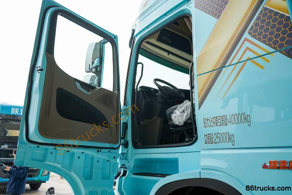 SHACMAN Delong X6000 Édition Prestige 13.5L diesel 630 ch 6X4(10 roues) Fast Gear 16 vitesses AMT automatique tracteur routier Cabine (1)