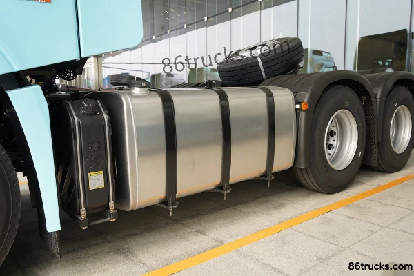 SHACMAN Delong X6000 Édition Prestige 13.5L diesel 630 ch 6X4(10 roues) Fast Gear 16 vitesses AMT automatique tracteur routier Châssis (1)
