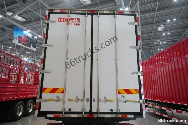 Dongfeng Tianlong KL 380 hp 4X2(6 wheels) 9.65m Refrigerated Truck Body (3) | 86Trucks