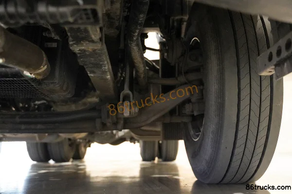 Dongfeng Tianlong KH 640 hp 6X4(10 wheels) AMT Automatic Tractor Truck Chassis (3) | 86Trucks