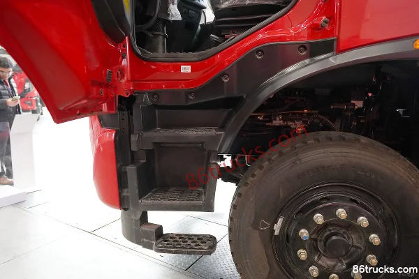 Dongfeng Commercial Vehicle Tianjin KR 260 hp 4X2(6 wheels) Flatbed Truck Cab (3) | 86Trucks