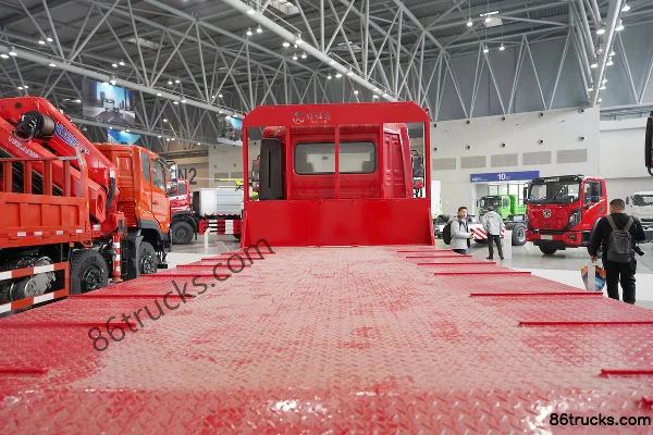 Dongfeng Commercial Vehicle Tianjin KR 260 hp 4X2(6 wheels) Flatbed Truck Body (2) | 86Trucks