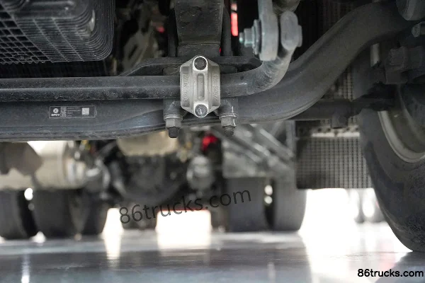 Dongfeng Tianlong Flagship KX 14.5L LNG 630hp 6X4(10 wheels) Eaton Endurant AMT Tractor Truck Chassis (3) | 86Trucks