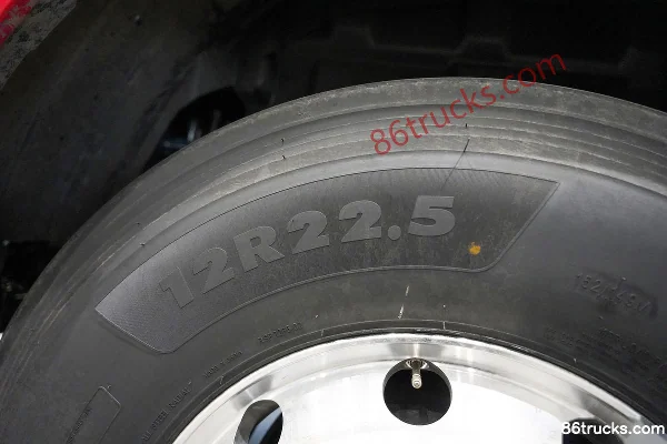 Dongfeng Tianlong KL 12.9L LNG 520hp 6X4(10 wheels) Dongfeng 14-speed Tractor Truck Chassis (2) | 86Trucks