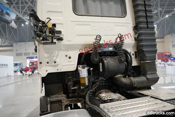 Dongfeng Commercial Vehicle Tianlong Flagship KX King Edition 12.5L Diesel 580hp 4X2(6 wheels) AMT Automatic Tractor Truck Chassis (1) | 86T