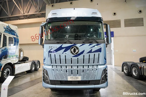 Dongfeng Tianlong KH Shuxiang Edition 14.5L LNG 580hp 6X4(10 wheels) Eaton 12-Speed AMT Automatic Tractor Truck Exterior (2) | 86Trucks