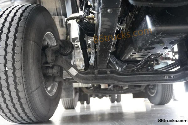 Dongfeng Commercial Vehicle Tianlong KL Comfort Edition 340 hp 6X2(8 wheels) 9.6m van cargo truck (high top) Chassis (2) | 86Trucks