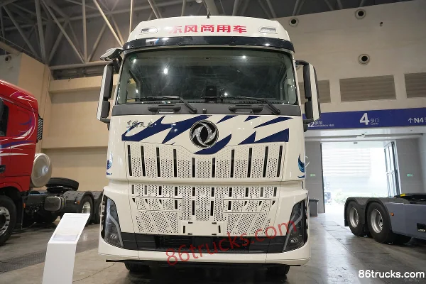 Dongfeng Commercial Vehicle Tianlong KL 14.5L LNG 580hp 6X4(10 wheels) Dongfeng 12-speed AMT Automatic Tractor Truck Exterior (2) | 86Trucks