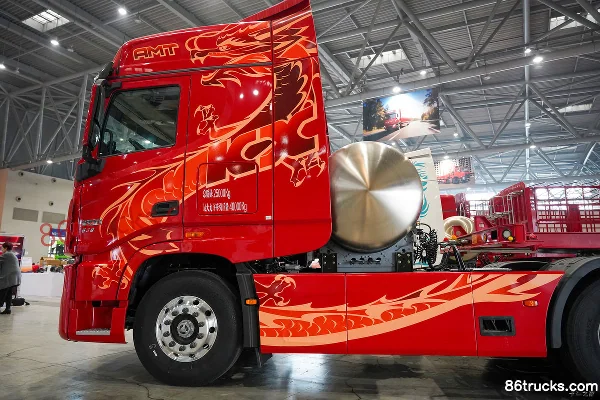 Dongfeng Tianlong Flagship KX King Edition 14.5L LNG 630hp 6X4(10 wheels) Eaton 12-speed AMT Automatic Tractor Truck Chassis (1) | 86Trucks