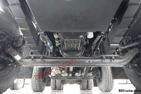 Dongfeng Commercial Vehicle Tianlong KC Heavy Truck 320 hp 8X4(12 wheels) 7.6m Dump Truck Chassis (1) | 86Trucks