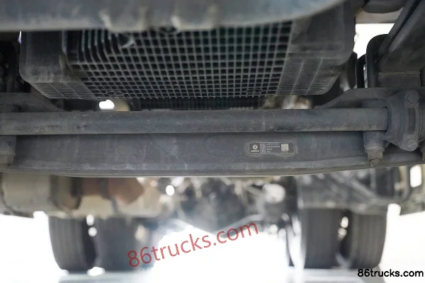 Dongfeng Commercial Vehicle Tianlong Flagship KX King Edition 580hp 6X4(10 wheels) LNG Tractor Truck (Hydraulic Retarder) Chassis (1) | 86Tr