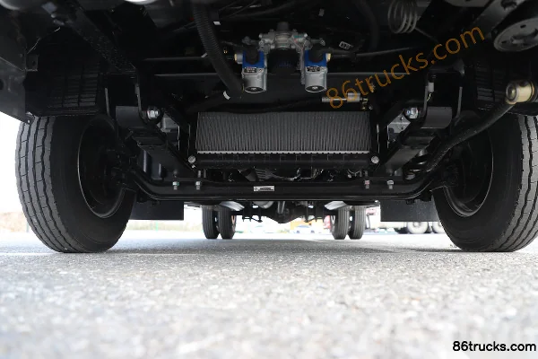 Feidi MX 2.0L 121 hp 4X2(6 wheels) CNG dual fuel 4.01m single-row flatbed micro truck Chassis (1) | 86Trucks