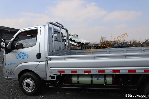 Feidi MX 2.0L 121 hp 4X2(6 wheels) CNG dual fuel 4.01m single-row flatbed micro truck Body (2) | 86Trucks