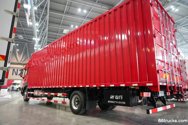 Dongfeng Tianjin KR PLUS Comfort Edition 2024 Model 6.7L Diesel 290hp 4X2(6 wheels) Fast Gear 8-speed AMT Automatic High Roof 6.2m Van Truck