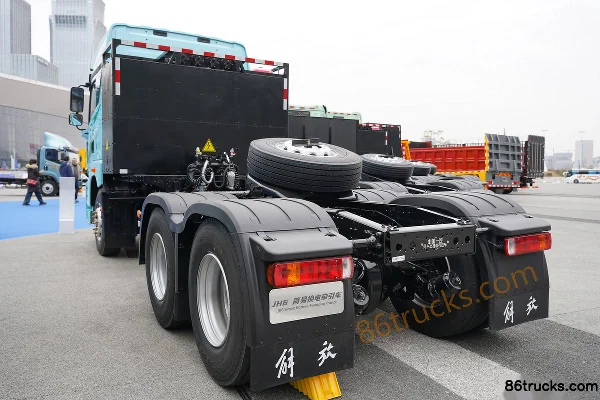 FAW Jiefang Qingdao JH6 6X4(10 wheels) Battery Electric Tractor Truck CATL 400.61kWh Exterior (3) | 86Trucks