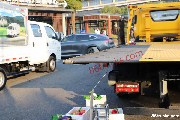 Feidi 7 180 ch 4X2(6 roues) 8 vitesses dépanneuse Carrosserie (2) | 86Trucks