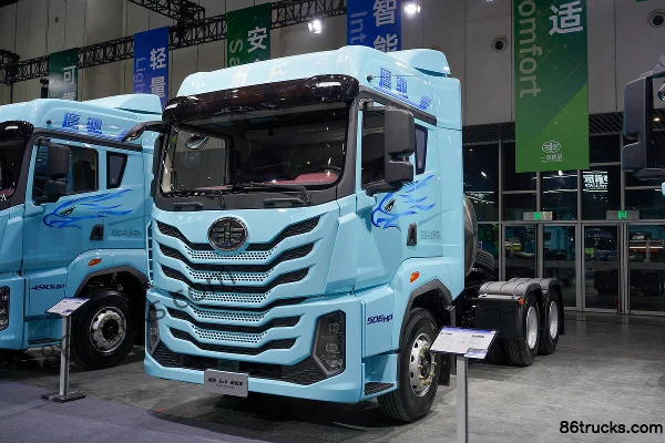 FAW Jiefang Yingchi 12.5L LNG 500hp 6X4(10 wheels) FAW Jiefang 12-Speed Tractor Truck Exterior (3) | 86Trucks