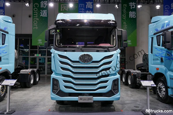 FAW Jiefang Yingchi 13.2L LNG 530hp 6X4(10 wheels) FAW Jiefang 12-speed tractor truck Exterior (2) | 86Trucks
