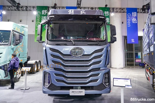 FAW Jiefang Yingchi 7.8L Diesel 320hp 4X2(6 wheels) FAW Jiefang 8-speed 9.7m Van Cargo Truck Exterior (2) | 86Trucks